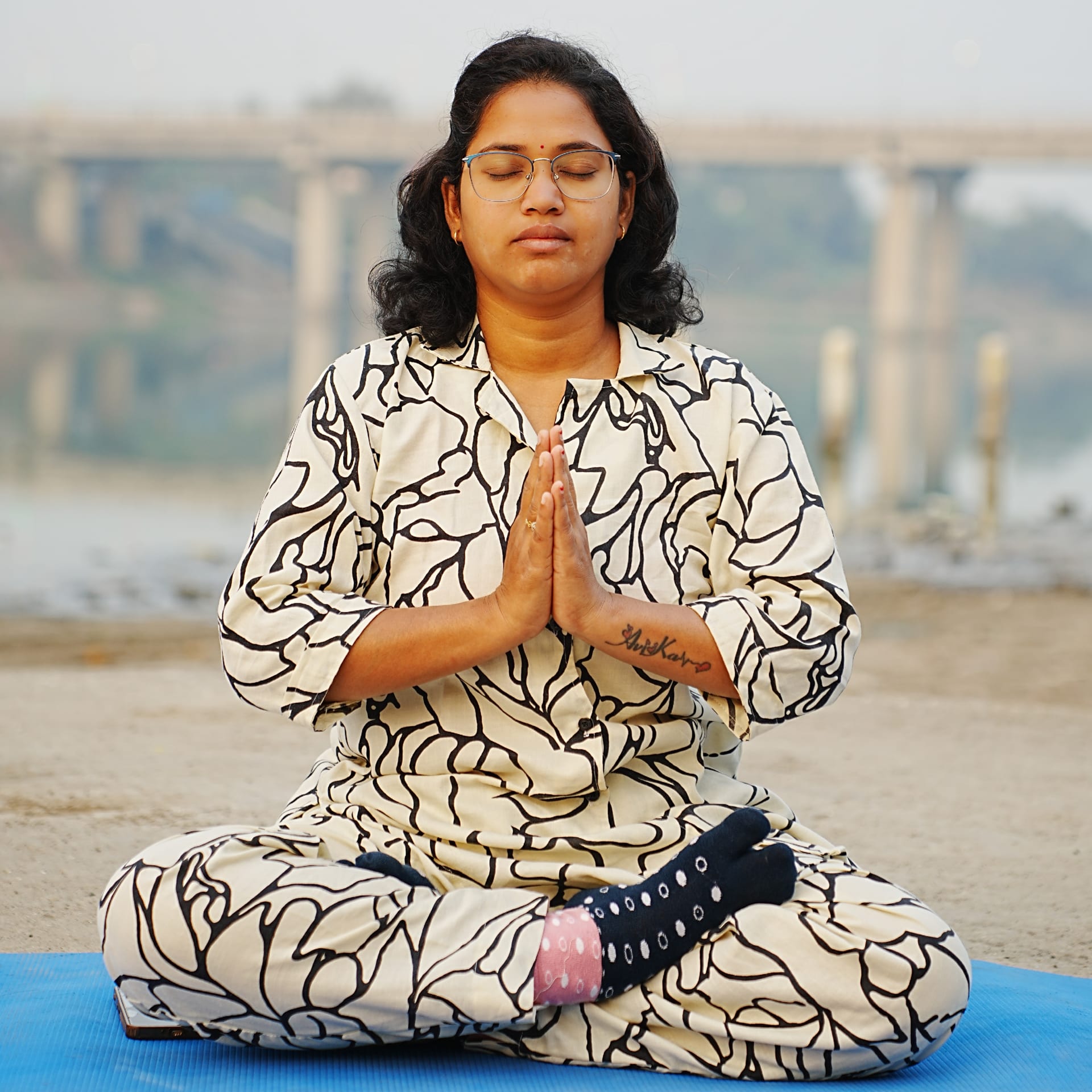 Priyanka Goje meditating
